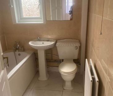 4 bedroom property to rent - Photo 4
