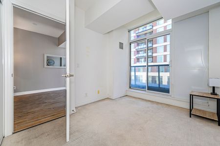 For Lease - 1940 Ironstone Drive Unit# 307, Burlington, Ontario - Photo 2