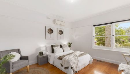 Charming Weatherboard Home - Photo 2