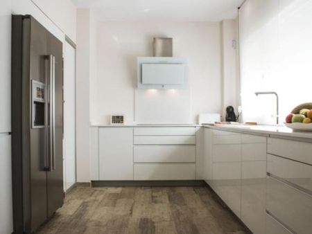 4 bedroom luxury Villa for rent in Marbella, Andalusia - Photo 2