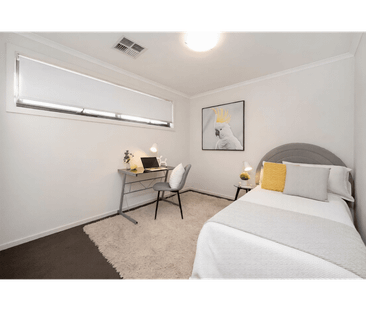 A beautifully designed 3-bedroom modern home, ideal for entertaining - Photo 5