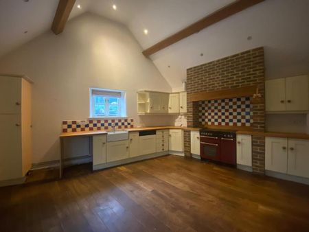 3 bedroom semi-detached house to rent - Photo 4