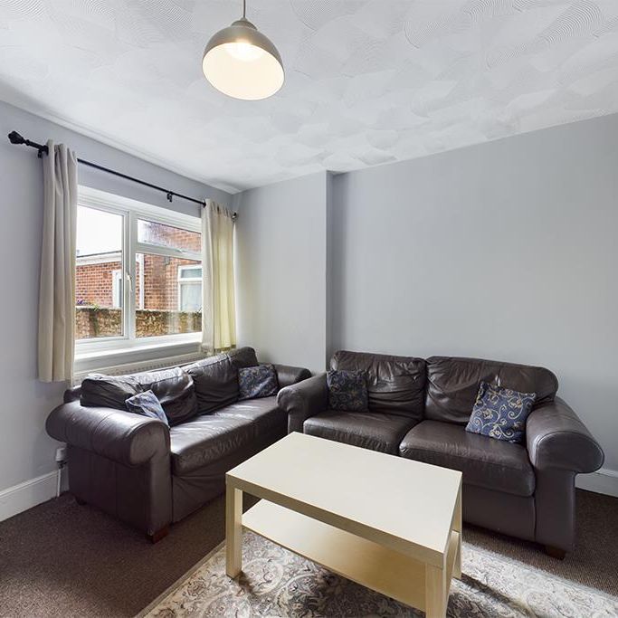 4 bedroom terraced house to rent - Photo 1