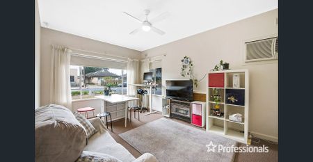 Welcoming Family Home on Corner Block! - Photo 4