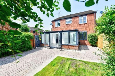 Knappe Close, Henley-on-thames, RG9 - Photo 2