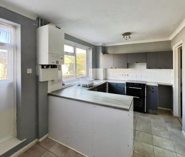 4 bedroom terraced house to rent - Photo 3