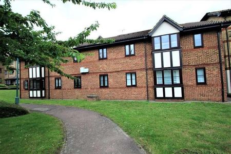 Dunster Court, Hardwick Crescent, Dartford, Kent, DA2 - Photo 3