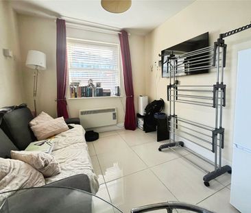 Egham Hill, Englefield Green, Egham, Surrey, TW20 0AL - Photo 1