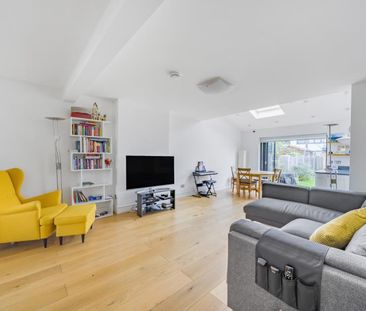 3 bedroom detached house to rent - Photo 2