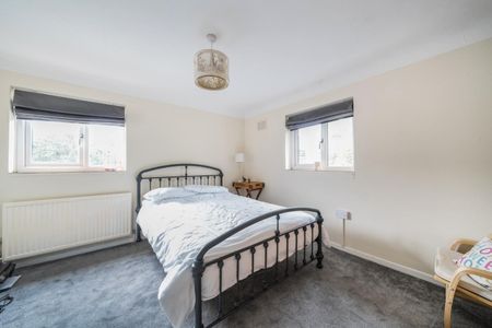 4 bedroom House To Let - Photo 5