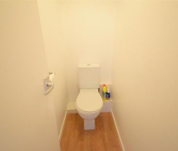 2 bedroom maisonette to rent - Photo 4