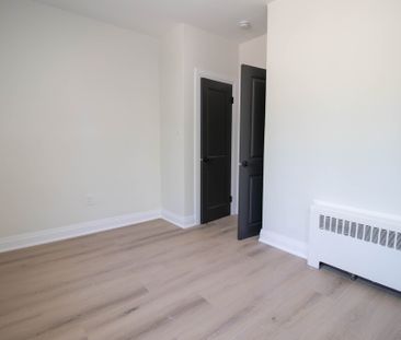 Bright 2 Bedroom Apartment in Welland! - Photo 6