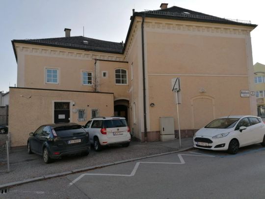 Gut aufgeteilte 3-Zimmer Wohnung mit möblierter Küche in Zentrumslage Ried - Foto 1