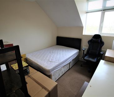 4 bedroom apartment to rent - Photo 4