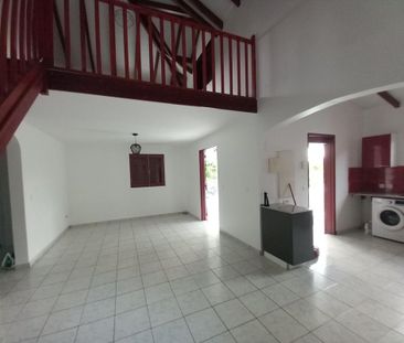 Location Maison 3 pièces 80m² STE ANNE 97180 - Photo 1