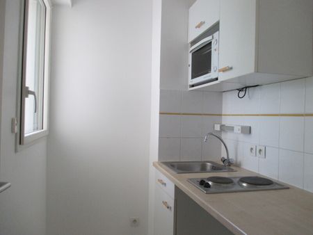 Location Appartement 2 pièces 38m² ORLEANS 45000 - Photo 3