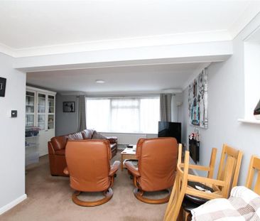 2 bedroom maisonette to rent - Photo 2