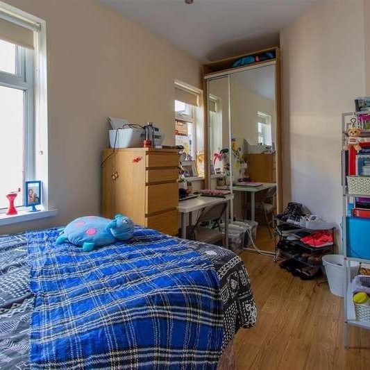 Mackintosh Place, Roath, CF24 - Photo 1