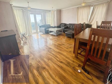 3 bedroom apartment to rent - Photo 4