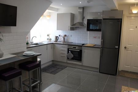 Mixed use to rent - Photo 2