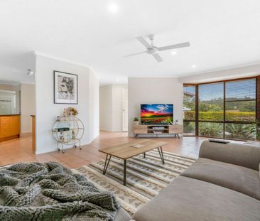 SPACIOUS THREE BEDROOM PLUS STUDY HOME - GREAT LOCATION - Photo 2