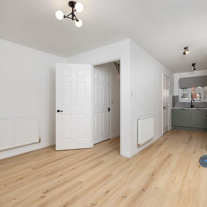 2 bedroom terraced house to rent - Photo 1