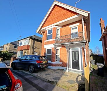 4 bedroom detached house to rent - Photo 1