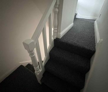 3 bedroom flat to rent - Photo 4