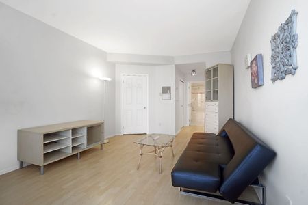 6220 McKay Avenue condo — Burnaby, BC (1-Bedroom) - 1 Bedroom - Photo 3