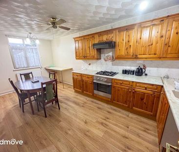 3 bedroom terraced house to rent - Photo 4
