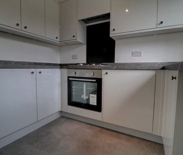 3 bedroom detached house to rent - Photo 3