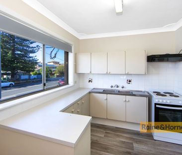 LOCATION ! LOCATION ! - Photo 3