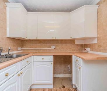 1 bedroom retirement property to rent - Photo 4