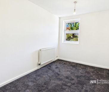 4 bedroom end of terrace house to rent - Photo 4