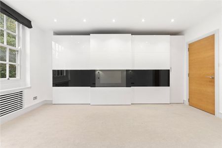 Bright and modern apartment with views over this prestigious garden square, situated in this prestigious 24hr portered building. - Photo 4