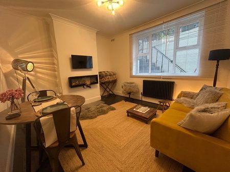 1 Bed Flat, Wakefield Road, BN2 - Photo 2