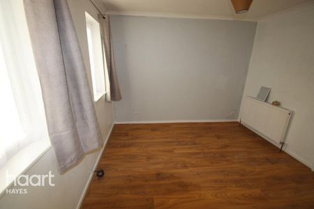 1 bedroom semi-detached house to rent - Photo 2
