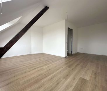 3-Zimmer-DG-Wohnung – Erstbezug nach Sanierung - Photo 2