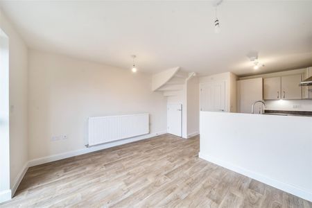 4 Bedroom House - End Terrace - Photo 2
