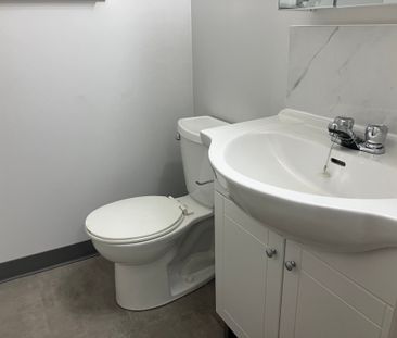 355 St. Anne's Road, Manitoba, R2M 3B6, Winnipeg - Photo 2