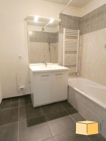 Location Appartement 2 pièces 49m² BELLEY 01300 - Photo 3