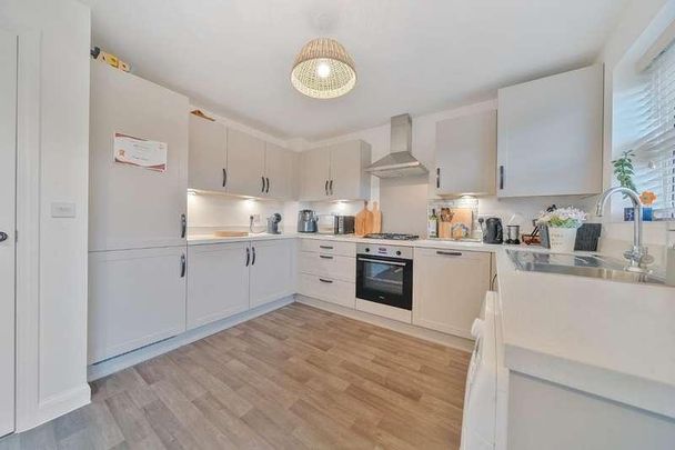 Flint Avenue, Havant - Photo 1