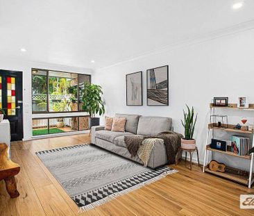 Modern City-Centre Townhouse – Spacious, Stylish & Coastal Living - Photo 5