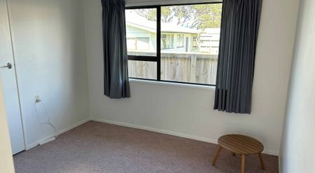 Spacious Three-Bedroom Home - Seaforth Road - Photo 3