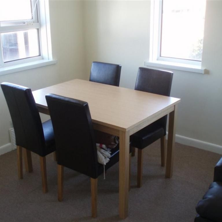 3 bedroom flat to rent - Photo 1