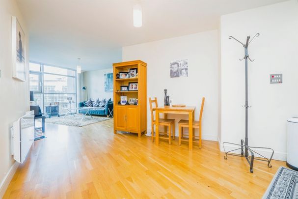 Bute Terrace, Cardiff - Photo 1