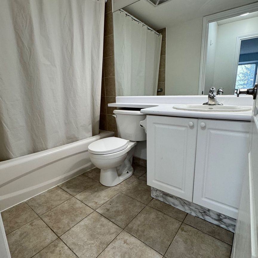 For Lease - 15 North Park Road Unit# 201, Vaughan, Ontario - Photo 1