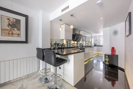 Alquiler de dúplex en Urbanización Los Naranjos de Marbella s/n - Photo 3