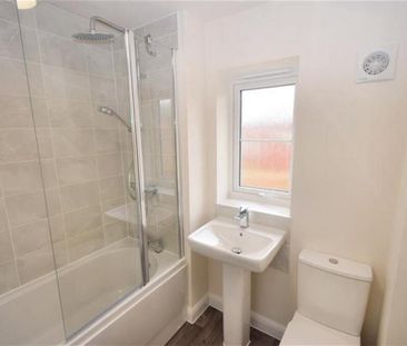 3 bedroom semi-detached house to rent - Photo 6