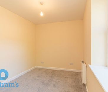 References Pending - 2 bed Flat - Photo 2